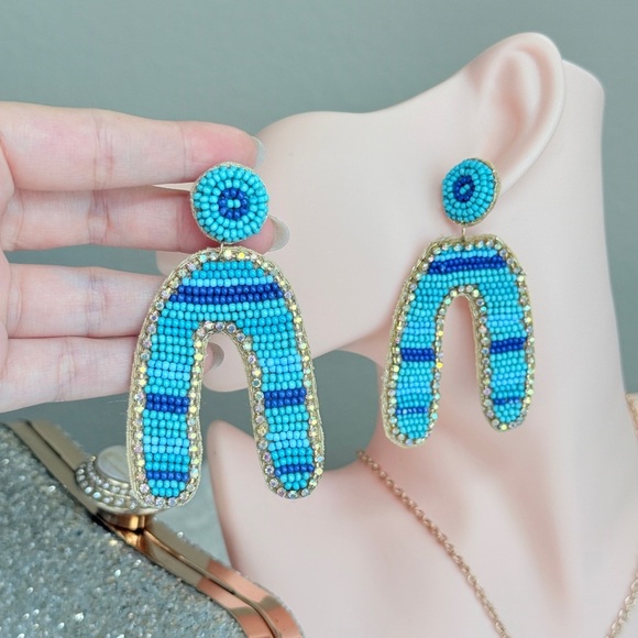 ⚜️ Blue and Gold Beaded Earrings - Picture 4 of 6